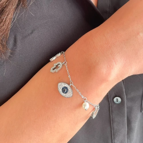 Bracelet breloque Œil : l'élégance ultime pour votre style