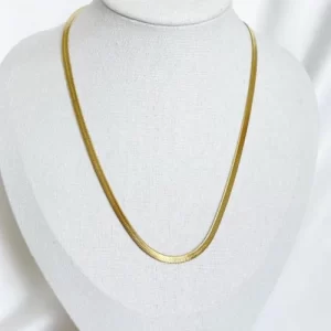 Collier Lila grand modèle : Élégance et style intemporel