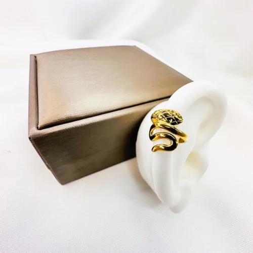 Bague d'oreille Serpent : Élégance et Originalité Assurée