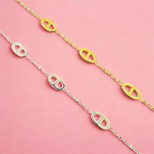 Bracelet Lumi, que vous cherchiez à rehausser votre look quotidien ou à compléter une tenue élégante.