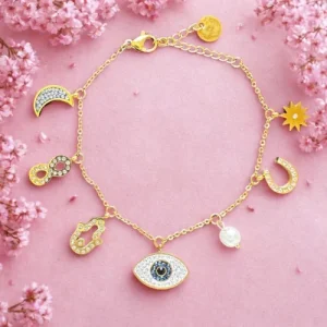 Notre bracelet breloque en acier inoxydable incarne l'élégance et la polyvalence pour compléter votre style avec finesse.